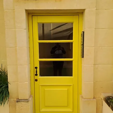 Gozo, 2 Bedroom With Communal Pool * Għajnsielem