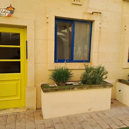 Gozo, 2 Bedroom With Communal Pool דירה