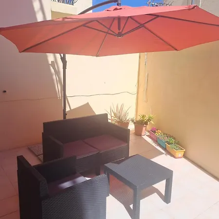Gozo, 2 Bedroom With Communal Pool דירה *